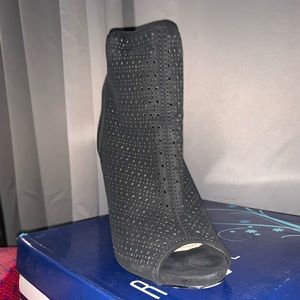 Women’s high heels